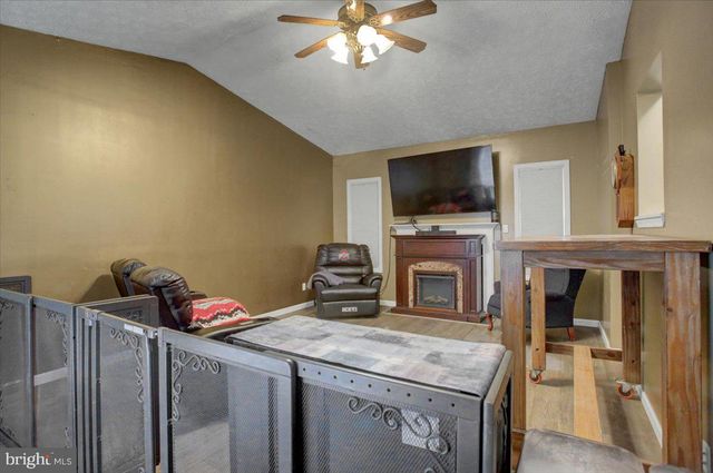 40 LISA CT, Martinsburg, WV 25405