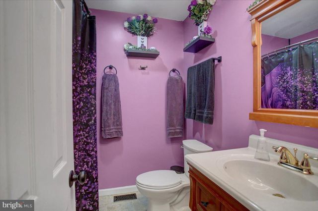 40 LISA CT, Martinsburg, WV 25405