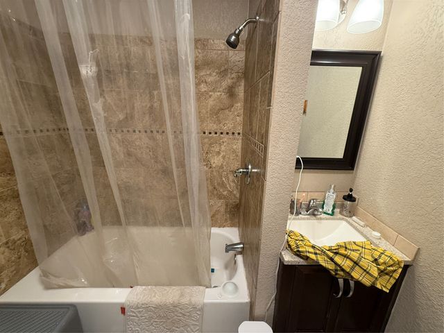 2517 Honeysuckle Avenue, Fort Worth, TX 76111