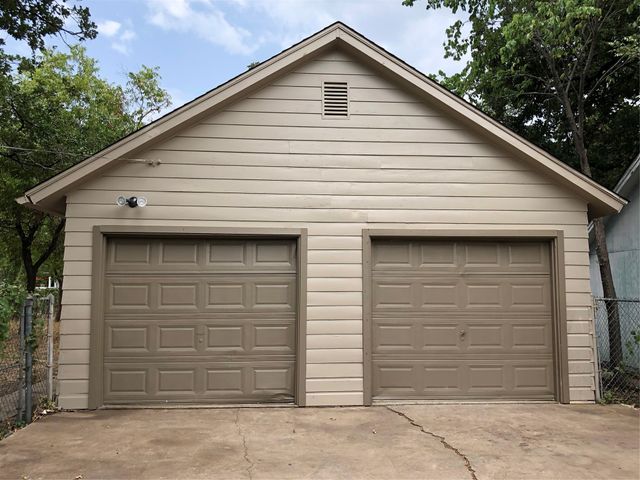 2517 Honeysuckle Avenue, Fort Worth, TX 76111