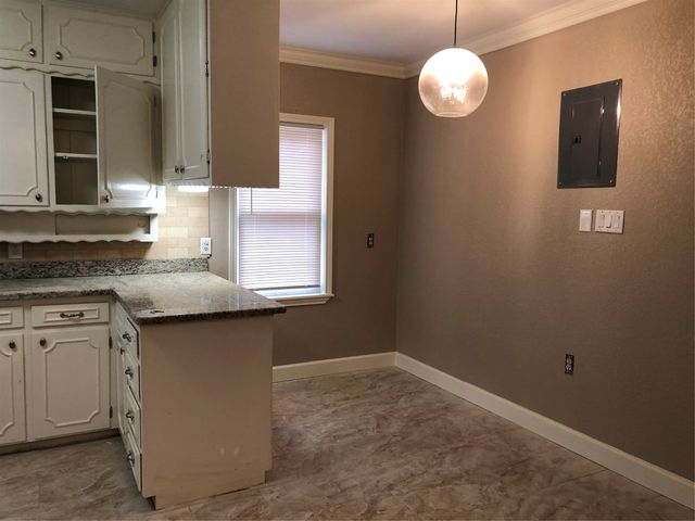 2517 Honeysuckle Avenue, Fort Worth, TX 76111