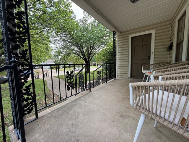 2517 Honeysuckle Avenue, Fort Worth, TX 76111