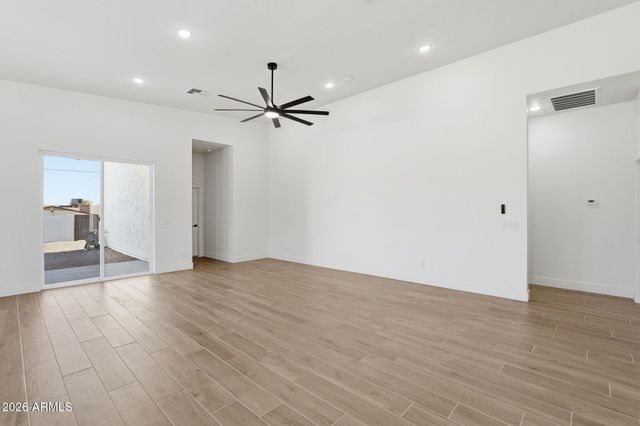812 E DESERT Drive S 96, Phoenix, AZ 85042