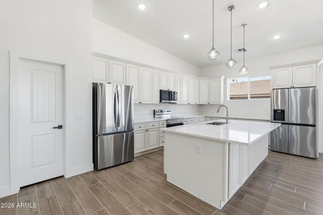 812 E DESERT Drive S 96, Phoenix, AZ 85042