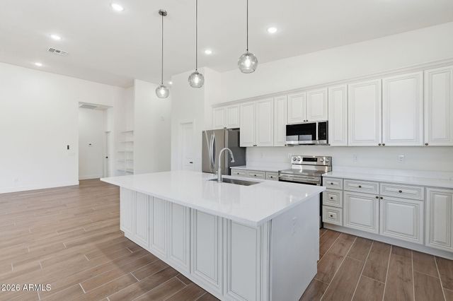 812 E DESERT Drive S 96, Phoenix, AZ 85042