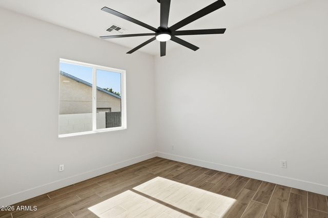 812 E DESERT Drive S 96, Phoenix, AZ 85042