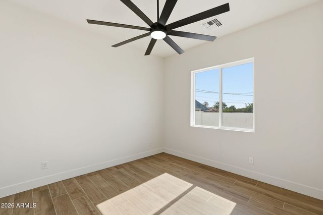 812 E DESERT Drive S 96, Phoenix, AZ 85042