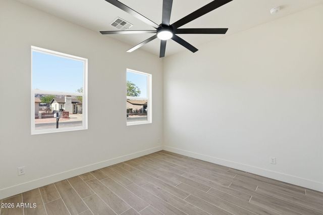 812 E DESERT Drive S 96, Phoenix, AZ 85042