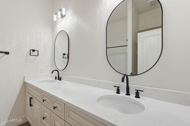 812 E DESERT Drive S 96, Phoenix, AZ 85042