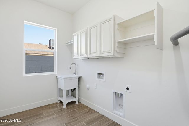 812 E DESERT Drive S 96, Phoenix, AZ 85042