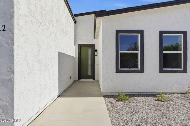 812 E DESERT Drive S 96, Phoenix, AZ 85042