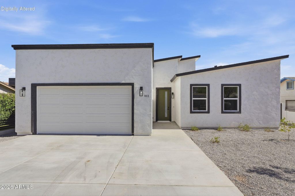 812 E DESERT Drive S 96, Phoenix, AZ 85042