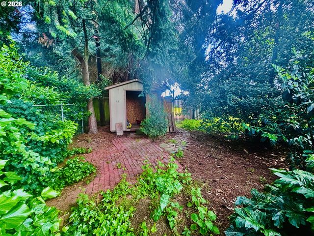 45 RUSTIC Pl, Eugene, OR 97401