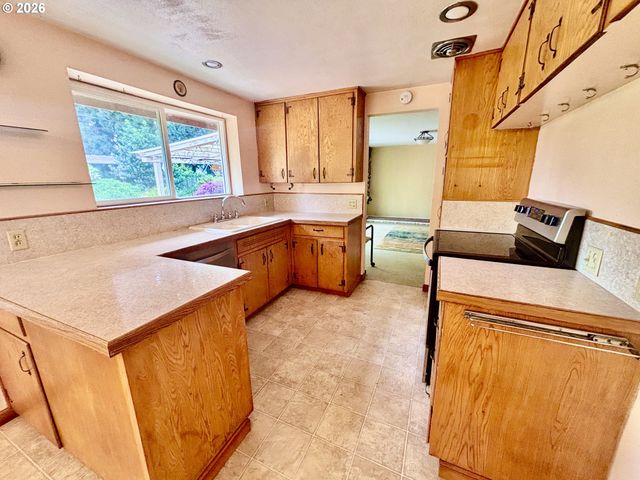 45 RUSTIC Pl, Eugene, OR 97401