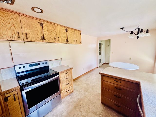 45 RUSTIC Pl, Eugene, OR 97401