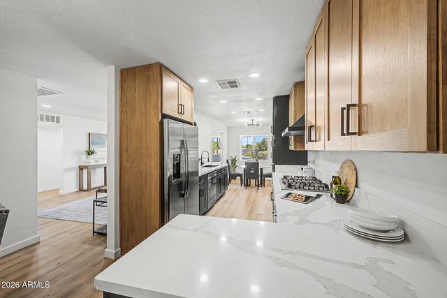 2402 W OSBORN Road, Phoenix, AZ 85015