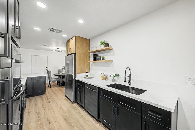 2402 W OSBORN Road, Phoenix, AZ 85015