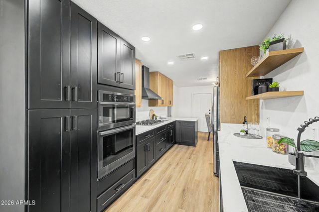 2402 W OSBORN Road, Phoenix, AZ 85015