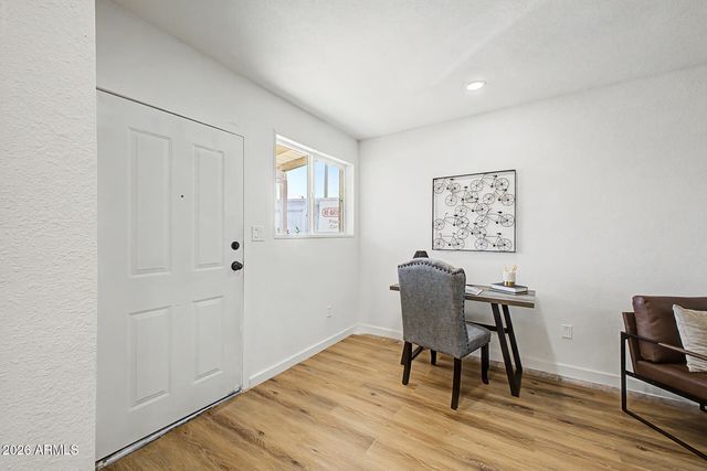2402 W OSBORN Road, Phoenix, AZ 85015