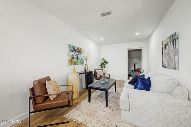 2402 W OSBORN Road, Phoenix, AZ 85015