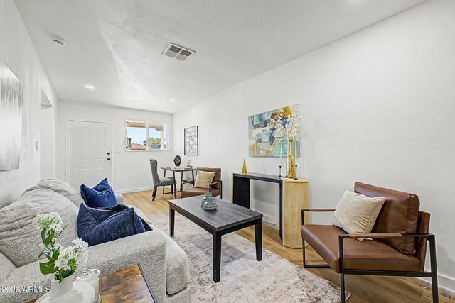 2402 W OSBORN Road, Phoenix, AZ 85015