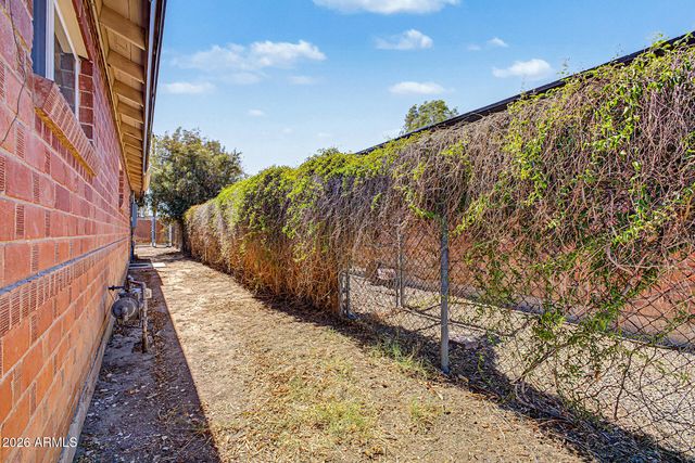 2402 W OSBORN Road, Phoenix, AZ 85015
