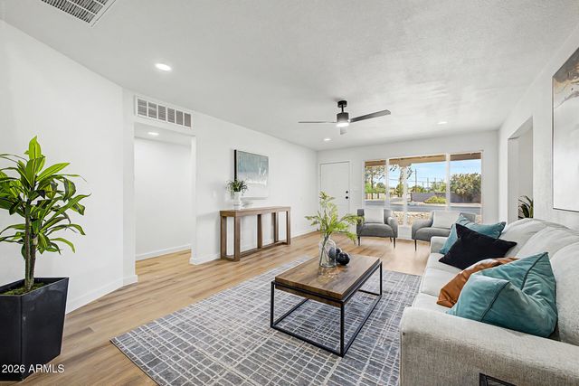 2402 W OSBORN Road, Phoenix, AZ 85015