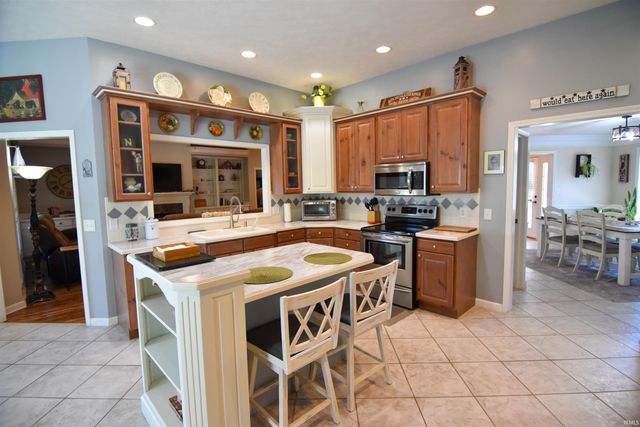 2732 Bailey Lane, Evansville, IN 47725