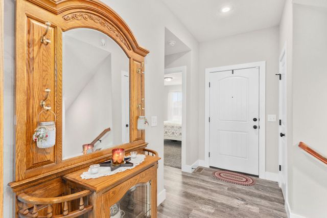 816 S Ridgemont Drive, Nixa, MO 65714