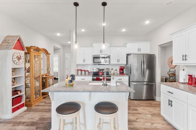 816 S Ridgemont Drive, Nixa, MO 65714