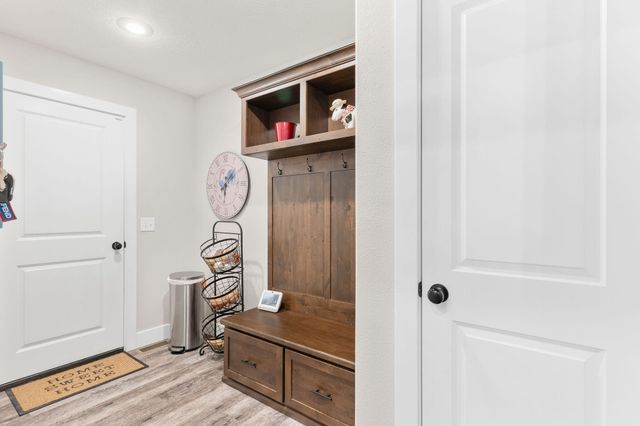 816 S Ridgemont Drive, Nixa, MO 65714