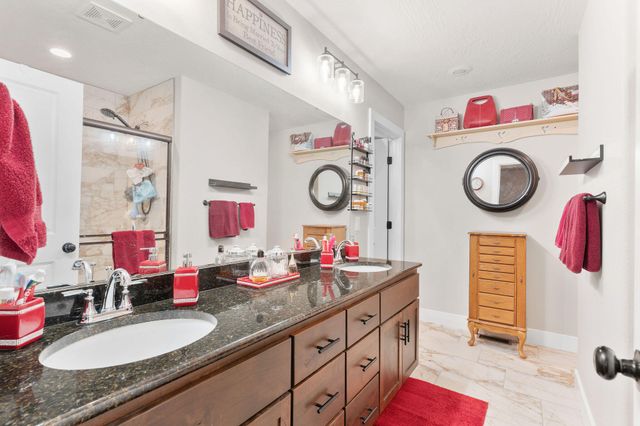 816 S Ridgemont Drive, Nixa, MO 65714