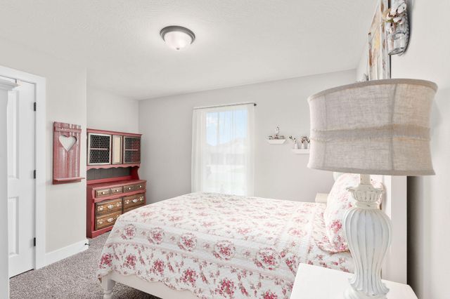 816 S Ridgemont Drive, Nixa, MO 65714