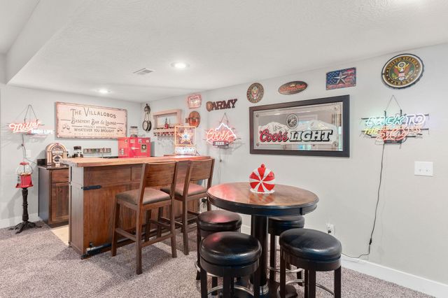 816 S Ridgemont Drive, Nixa, MO 65714