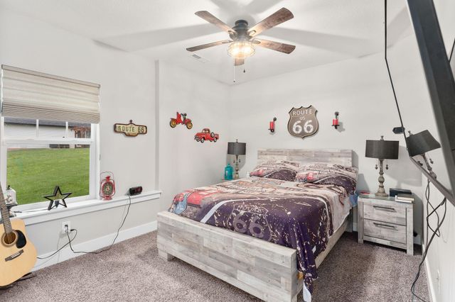 816 S Ridgemont Drive, Nixa, MO 65714