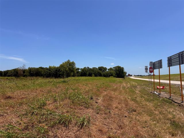 12101 US Highway 175 Service Rd., Kemp, TX 75143