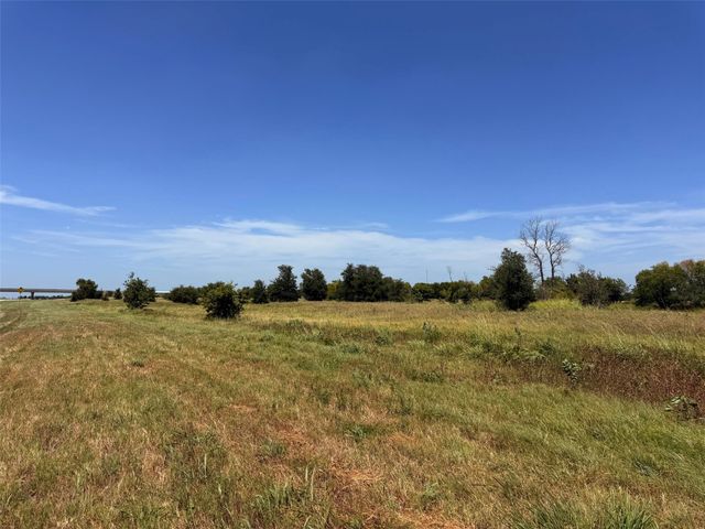 12101 US Highway 175 Service Rd., Kemp, TX 75143