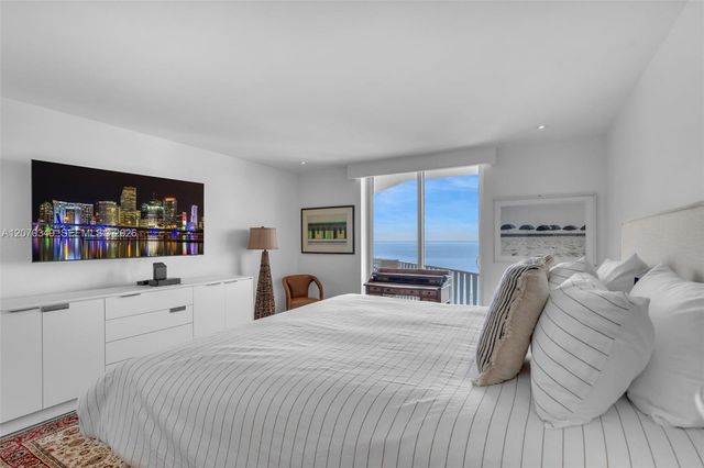 200 Ocean Lane Drive PB4, Key Biscayne, FL 33149