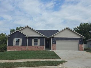 3960 CLYDESDALE DR, Columbia, MO 65202