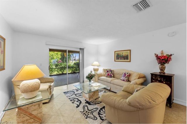 2219 SE 8th ST, Cape Coral, FL 33990