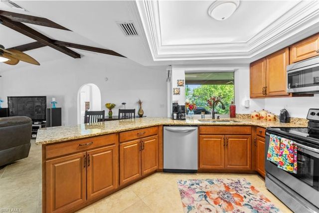 2219 SE 8th ST, Cape Coral, FL 33990