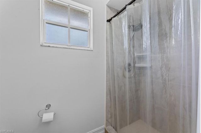 2219 SE 8th ST, Cape Coral, FL 33990