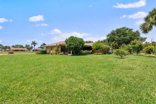 2219 SE 8th ST, Cape Coral, FL 33990