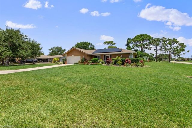 2219 SE 8th ST, Cape Coral, FL 33990