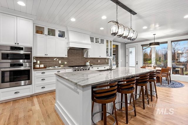 2849 W Chartwell Dr, Eagle, ID 83616