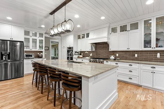 2849 W Chartwell Dr, Eagle, ID 83616