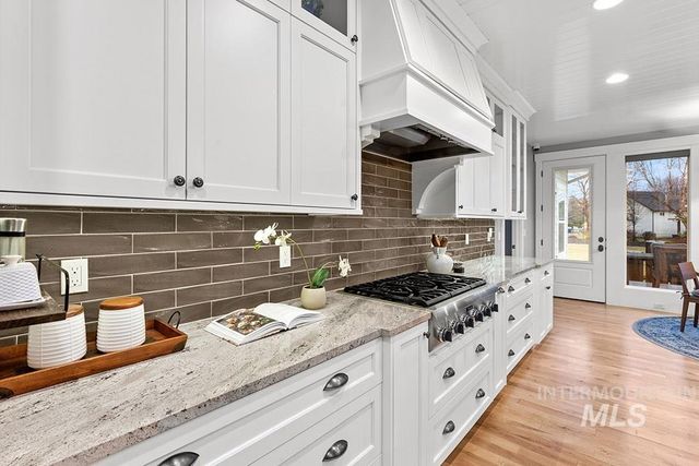 2849 W Chartwell Dr, Eagle, ID 83616