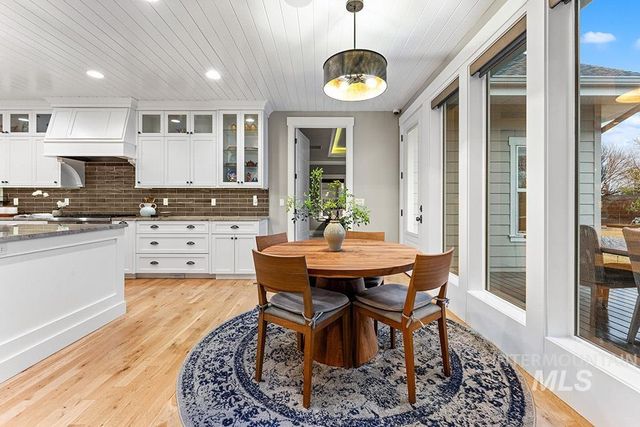 2849 W Chartwell Dr, Eagle, ID 83616