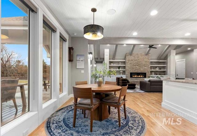 2849 W Chartwell Dr, Eagle, ID 83616