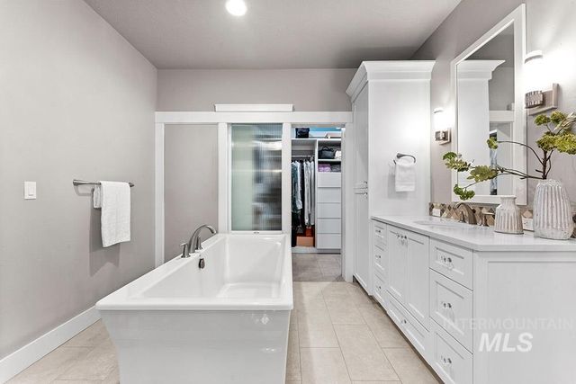 2849 W Chartwell Dr, Eagle, ID 83616